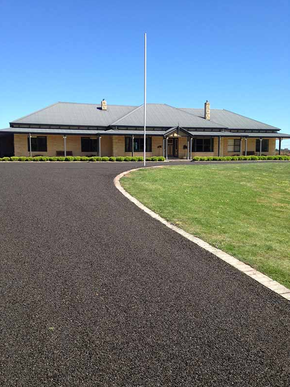 This is a photo of an asphalt driveway which has been installed by Footscray Road Tech